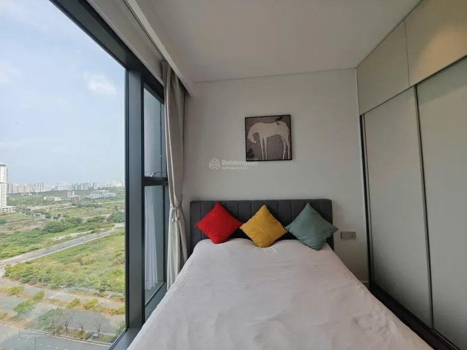 The Crest - Metropole: 2-Bedroom High-Floor Unit for Rent with Open View of Landmark 81 - Photo 6