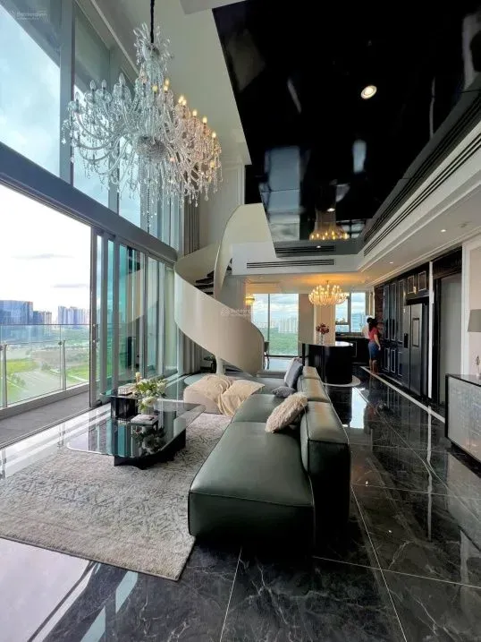 Empire City - Duplex for Rent: 4 Bedrooms with Private Elevator, Premium View - Photo 1