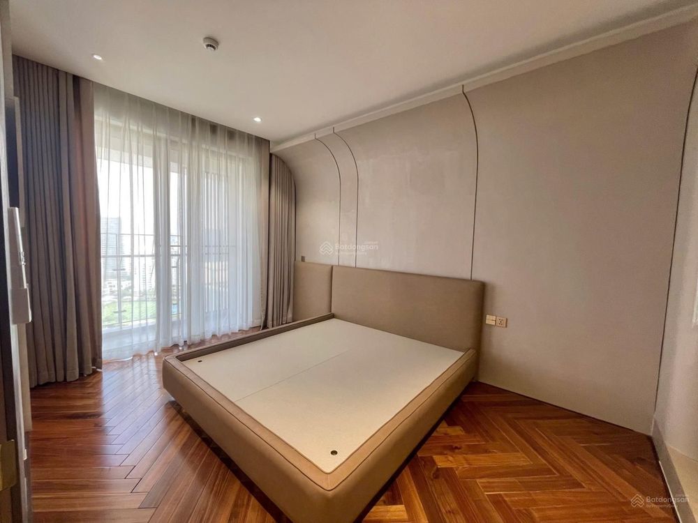For Rent: Midtown 3BR 131m² Fully Furnished River View with Parking 52 Million - Photo 3