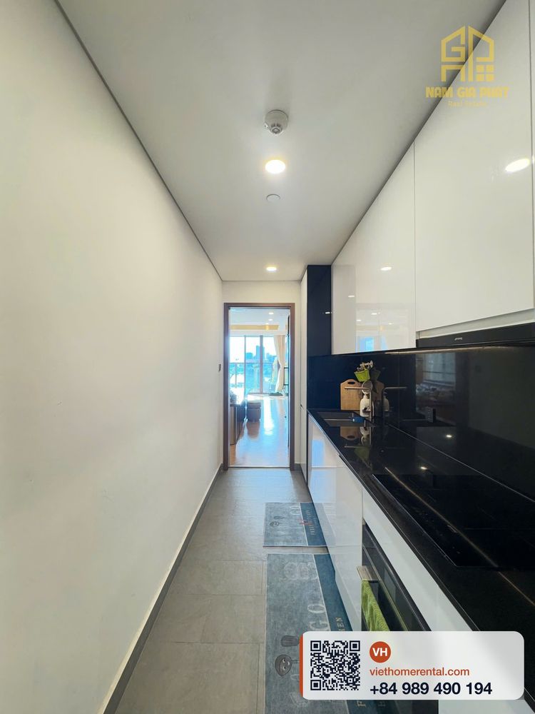 C0611 Metropole Galleria - 4-Bedroom Luxury Furnished Apartment - Photo 2