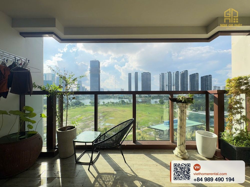 C0611 Metropole Galleria - 4-Bedroom Luxury Furnished Apartment - Photo 8
