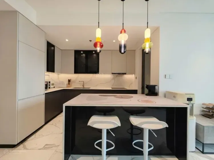 The Crest - Metropole: 2-Bedroom High-Floor Unit for Rent with Open View of Landmark 81 - Photo 2