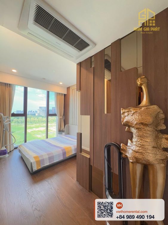 C0611 Metropole Galleria - 4-Bedroom Luxury Furnished Apartment - Photo 4